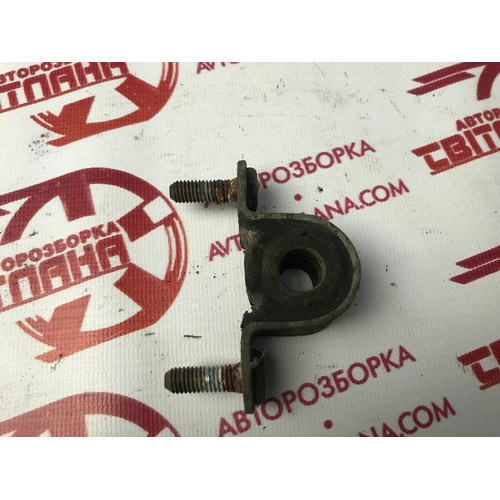 Втулка переднего стабилизатора наружная Fiat Doblo 2006- 51744226